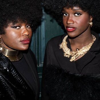 ¿Cómo combinar eficazmente tus pendientes con tus peinados afro?