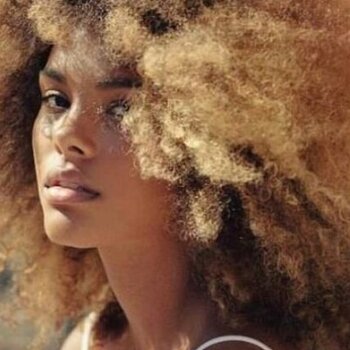 ¿CÓMO TEÑIR TU CABELLO AFRO?