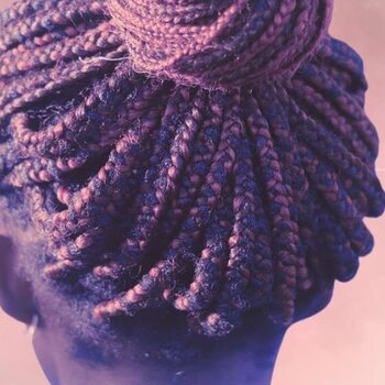 ¿Cómo refrescar tus trenzas o tus locks sin necesidad de lavarlas?