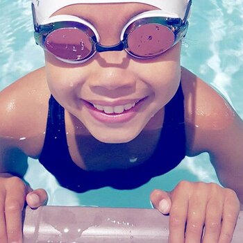 SWIMMA CAPS: ¡LOS PRIMEROS GORROS DE NATACIÓN PARA CABELLO AFRO!